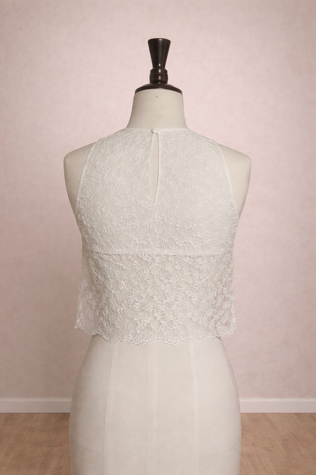 Haut brodé – vue 1